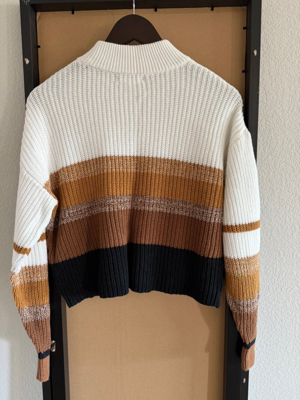 BP Cropped Color-Block Ribbed Sweater - Picture 2 of 2